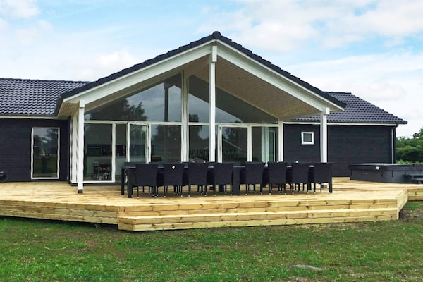 Foto van 14 persoons vakantie huis in Væggerløse - Vakantiehuis in Væggerløse - Outdoor