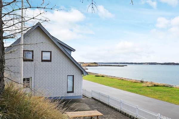 Foto van Kusttoevlucht in Hvalpsund-By Traum - Vakantiehuis in Farsø - WaterView