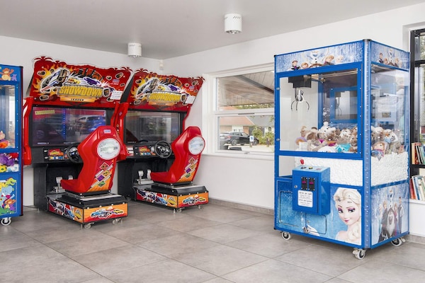 Foto van 14 persoons vakantie huis op een vakantie park in Blåvand - Untagged