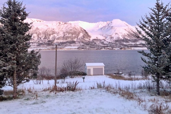 Foto van Kusttoevlucht in Lyngen-By Traum - Vakantiehuis in Svensby - WaterView