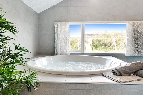 Foto van 18 persoons vakantie huis in Ringkøbing - Vakantiehuis in Ringkøbing - Spa