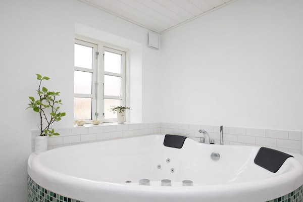 Foto van 16 persoons vakantie huis in Nykøbing M - Vakantiehuis in Nykøbing M - Spa