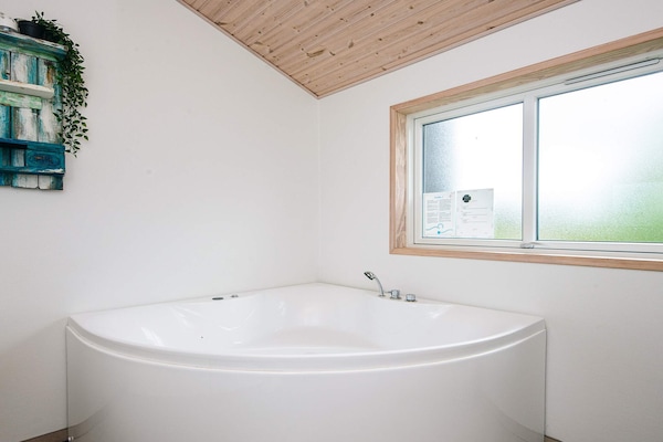 Foto van Scandinavische oase aan het meer-By Traum - Vakantiehuis in Ansager - Spa