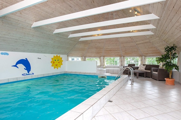 Foto van 12 persoons vakantie huis in Væggerløse - Vakantiehuis in Væggerløse - Pool