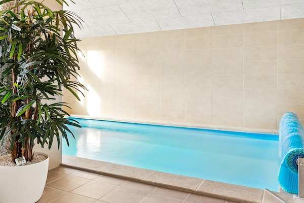 Foto van 14 persoons vakantie huis in Væggerløse - Vakantiehuis in Væggerløse - Pool