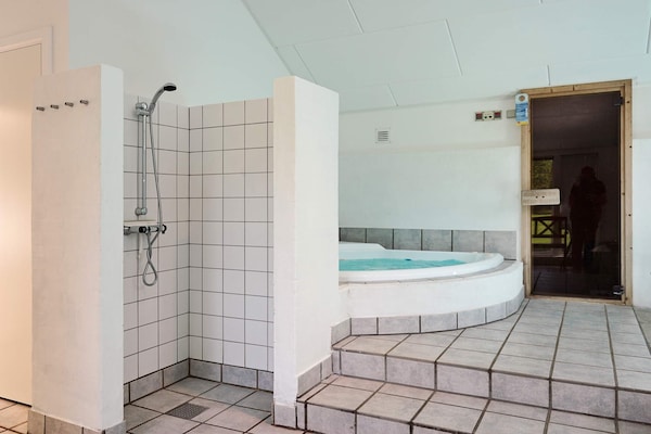Foto van Vakantiehuis met sauna aan het strand - Vakantiehuis in Aakirkeby - Spa