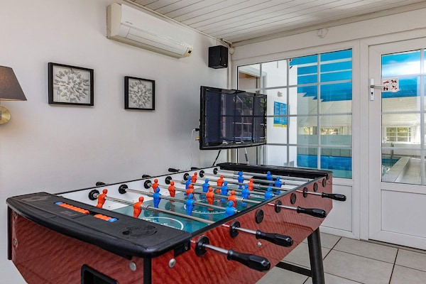 Foto van 12 persoons vakantie huis in Væggerløse-By Traum - Indoor