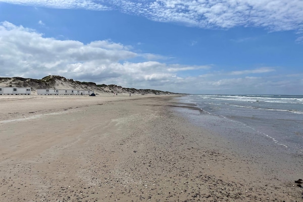 Foto van Verblijf in een afgelegen villa met zwembad - Vakantiehuis in Blokhus - WaterView