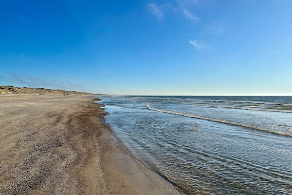 Foto van Verblijf in een afgelegen villa met zwembad - Vakantiehuis in Blokhus - WaterView
