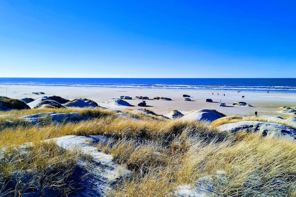 Foto van Verblijf in een afgelegen villa met zwembad - Vakantiehuis in Blokhus - WaterView