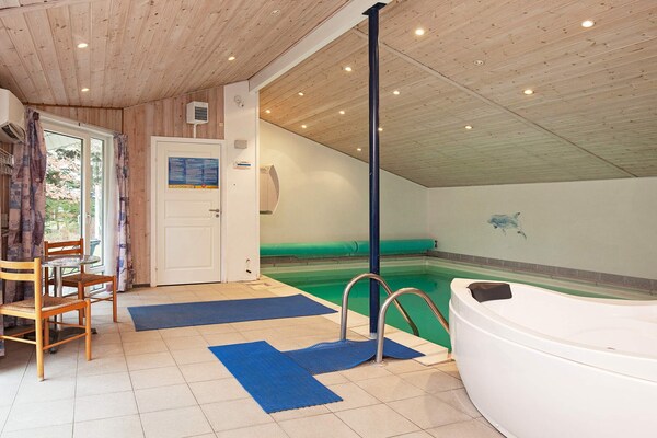 Foto van 12 persoons vakantie huis in Væggerløse-By Traum - Pool