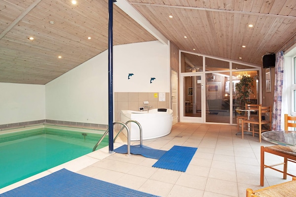 Foto van 12 persoons vakantie huis in Væggerløse-By Traum - Pool