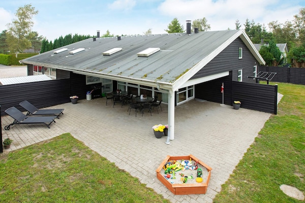 Foto van 12 persoons vakantie huis in Væggerløse-By Traum - Untagged