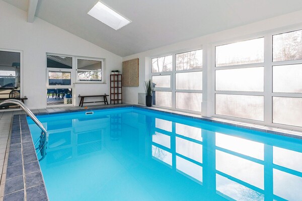 Foto van 12 persoons vakantie huis in Væggerløse-By Traum - Pool