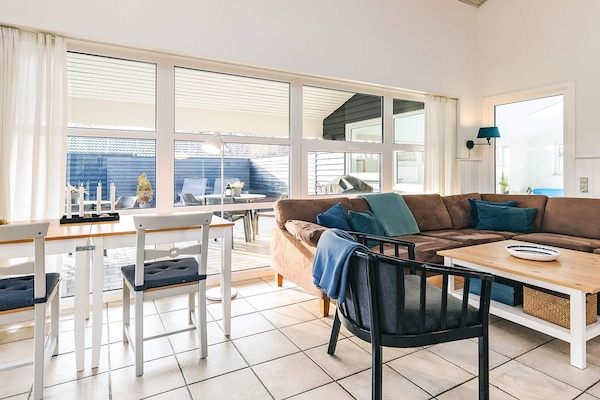 Foto van 12 persoons vakantie huis in Væggerløse-By Traum - Indoor