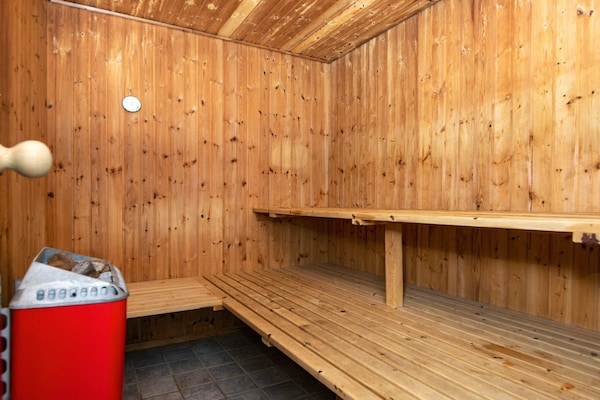 Foto van Een gezinsvriendelijke oase met zwembad. - Vakantiehuis in Henne - Sauna