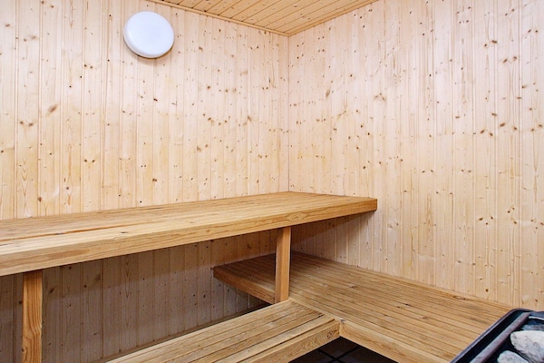Foto van Luxe Pool House Retreat in Saltum - Vakantiehuis in Saltum - Sauna