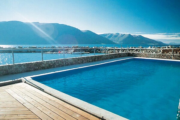 Foto van 10 persoons vakantie huis in EIDSVÅG-By Traum - Vakantiehuis in Eidsvåg - Pool