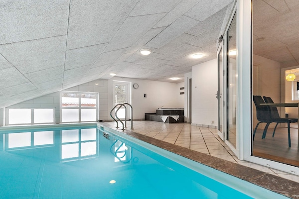Foto van Vakantiehuis aan zee met zwembad - Vakantiehuis in Glesborg - Pool