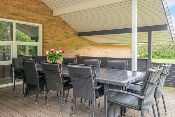 Foto van Luxe vakantieverblijf met zwembad - Vakantiehuis in Juelsminde - View