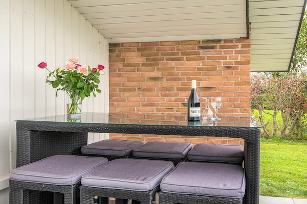 Foto van Luxe vakantieverblijf met zwembad - Vakantiehuis in Juelsminde - View