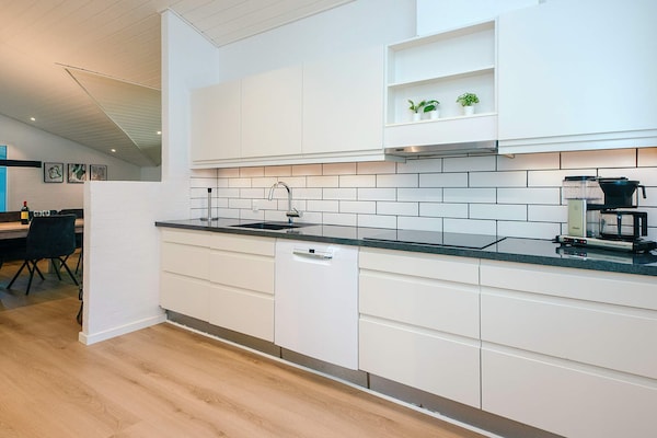 Foto van Luxe vakantieverblijf met zwembad - Vakantiehuis in Juelsminde - Indoor