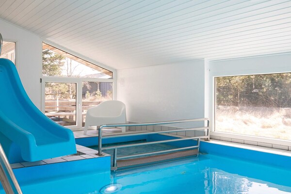 Foto van Luxe vakantieverblijf met zwembad - Vakantiehuis in Fjerritslev - Pool