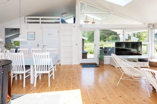 Foto van Luxe vakantieverblijf met zwembad - Vakantiehuis in Fjerritslev - Indoor