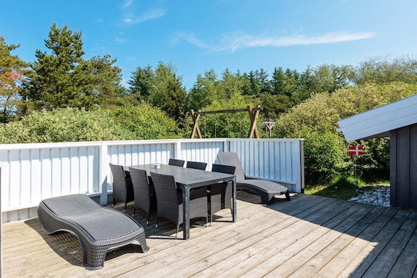 Foto van Luxe vakantieverblijf met zwembad - Vakantiehuis in Fjerritslev - View