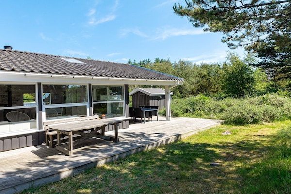 Foto van Luxe vakantieverblijf met zwembad - Vakantiehuis in Fjerritslev - View