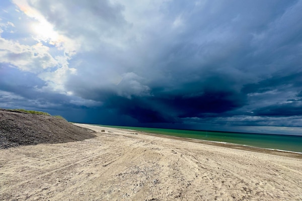 Foto van Luxe vakantieverblijf met zwembad - Vakantiehuis in Fjerritslev - WaterView