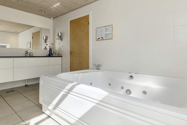 Foto van 10 persoons vakantie huis in Væggerløse-By Traum - Spa