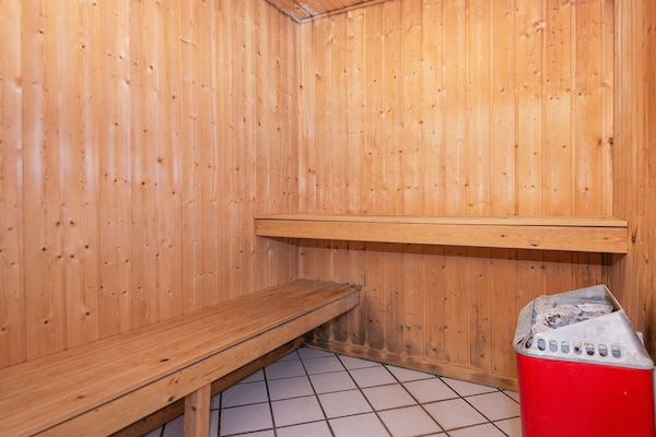 Foto van Luxe toevluchtsoord aan het bos - Vakantiehuis in Glesborg - Sauna