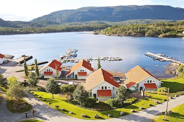 Foto van 12 persoons vakantie huis in Jelsa - Vakantiehuis in Jelsa - WaterView