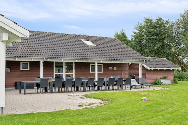 Foto van Luxe villa met zwembad Marielyst - Vakantiehuis in Idestrup - Outdoor