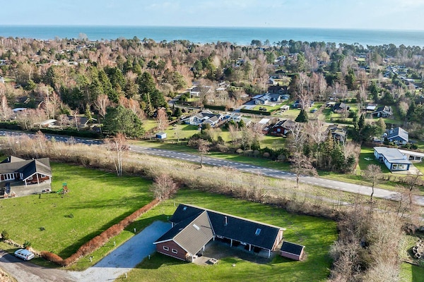 Foto van Luxe villa met zwembad Marielyst - Vakantiehuis in Idestrup - View