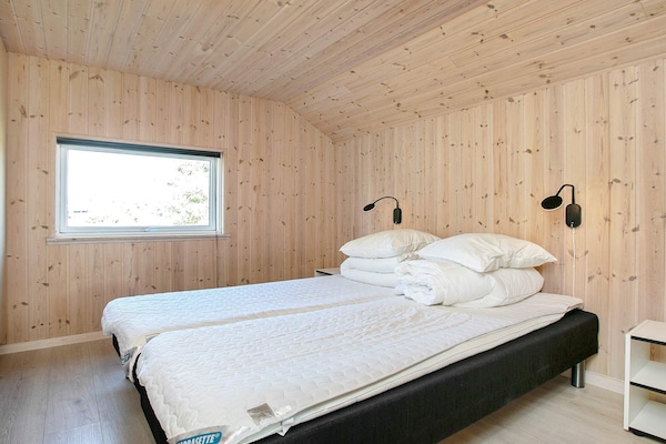 Foto van Luxe zwembad retraite -- By Traum Ferienwohnungen - Vakantiehuis in Idestrup - Indoor