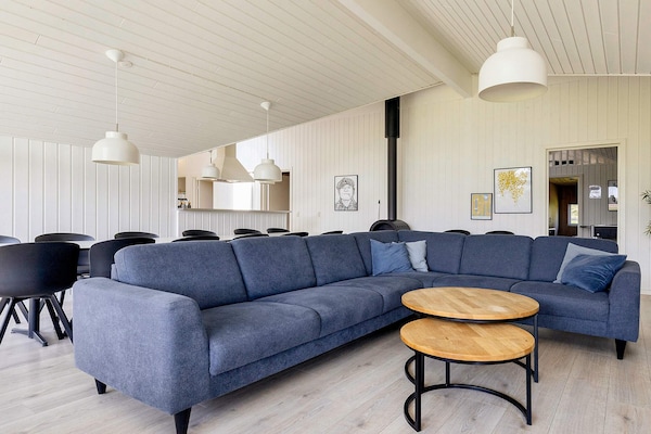 Foto van Luxe zwembad retraite -- By Traum Ferienwohnungen - Vakantiehuis in Idestrup - Indoor
