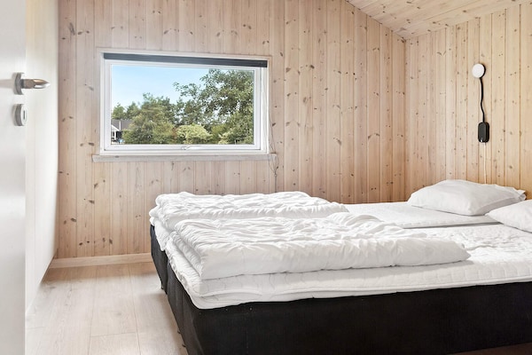 Foto van Luxe zwembad retraite -- By Traum Ferienwohnungen - Vakantiehuis in Idestrup - Indoor