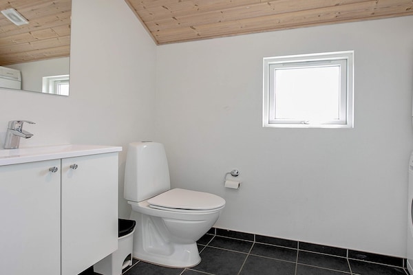 Foto van Luxe zwembad retraite -- By Traum Ferienwohnungen - Vakantiehuis in Idestrup - Indoor