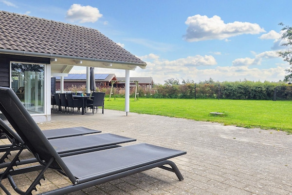 Foto van Luxe zwembad retraite -- By Traum Ferienwohnungen - Vakantiehuis in Idestrup - View