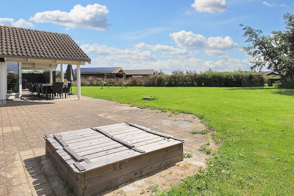 Foto van Luxe zwembad retraite -- By Traum Ferienwohnungen - Vakantiehuis in Idestrup - View
