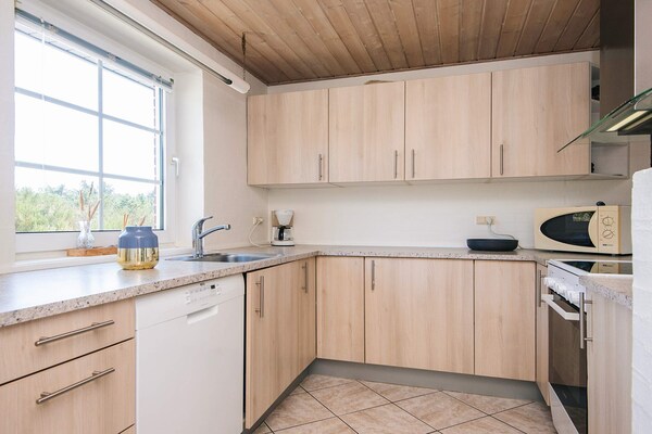 Foto van Luxe vakantieverblijf met zwembad - Vakantiehuis in Blåvand - Indoor