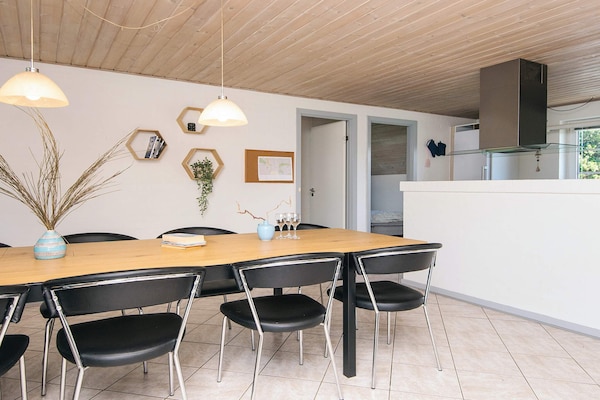 Foto van Luxe vakantieverblijf met zwembad - Vakantiehuis in Blåvand - Indoor