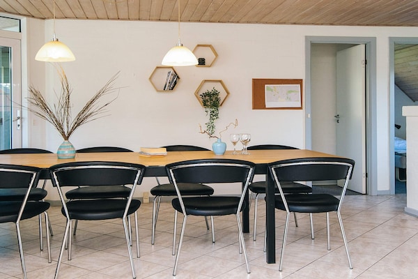 Foto van Luxe vakantieverblijf met zwembad - Vakantiehuis in Blåvand - Indoor