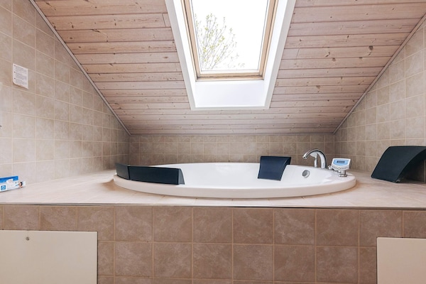 Foto van Luxe wellnessresort met spa - Vakantiehuis in Idestrup - Spa