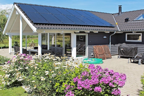 Foto van Luxe wellnessresort met spa - Vakantiehuis in Idestrup - Outdoor