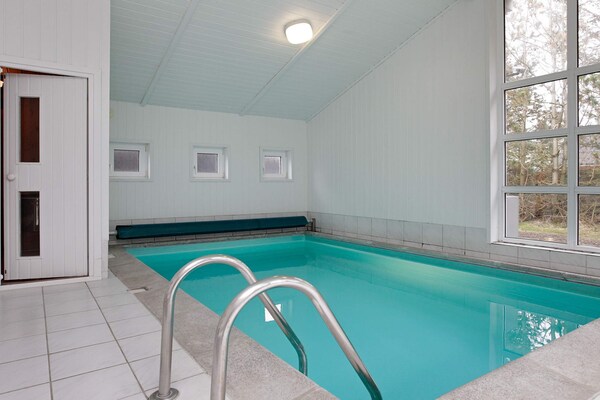 Foto van Luxe retraite met zwembad - Vakantiehuis in Løkken - Pool