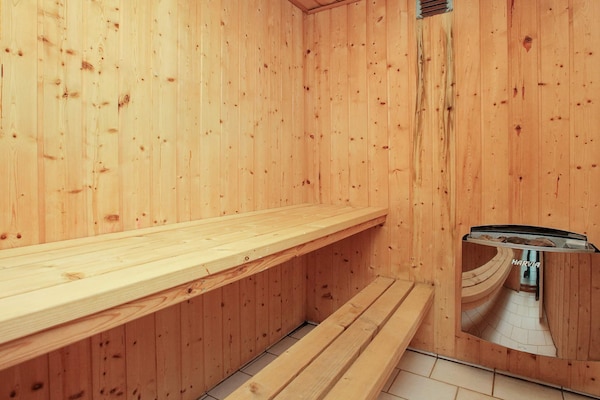 Foto van Luxe retraite met zwembad - Vakantiehuis in Løkken - Sauna