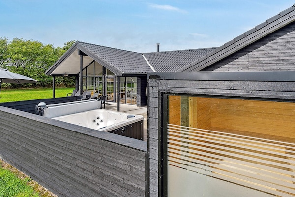 Foto van Luxe vakantieverblijf in Mommark - Vakantiehuis in Sydals - View